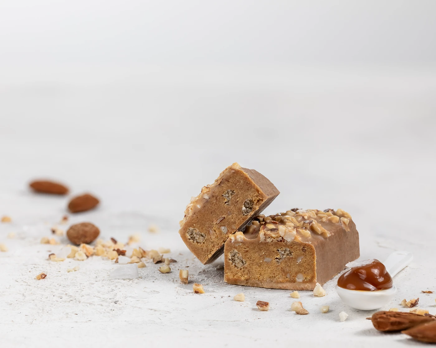 MojoBite salted caramel protein bar with caramel and almonds